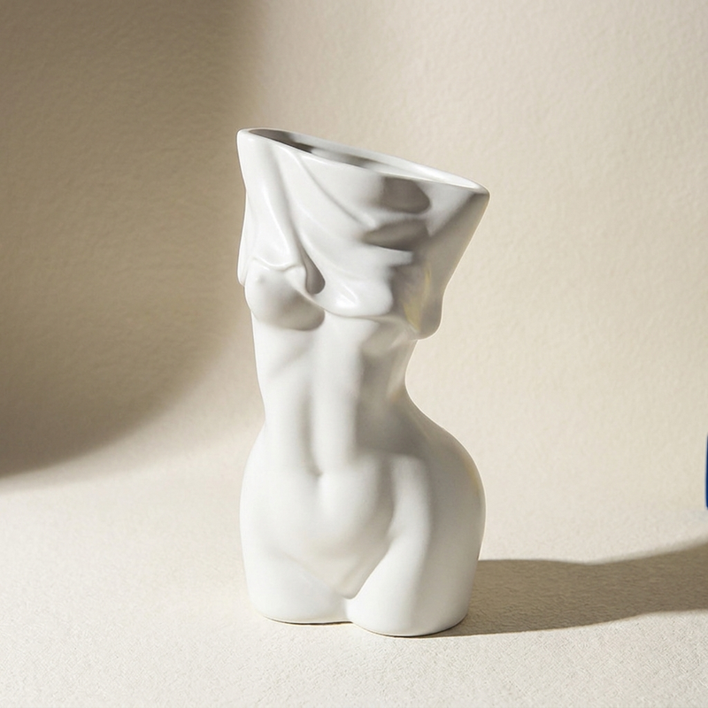 Körperkunst – Skulpturale Torso-Vase