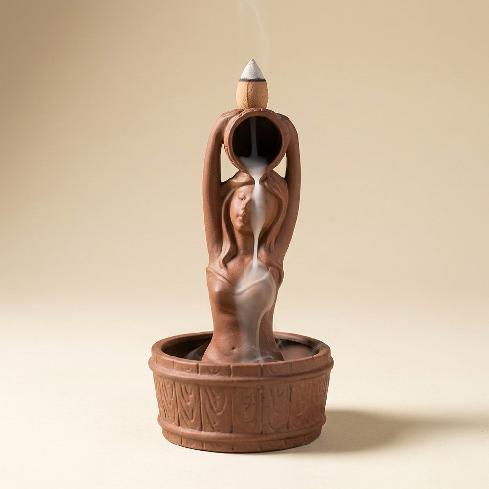 Slow Ritual – Backflow-Räucherhalter – Beauty bathing barrel. Abgebildete Dekoration ist nicht enthalten.