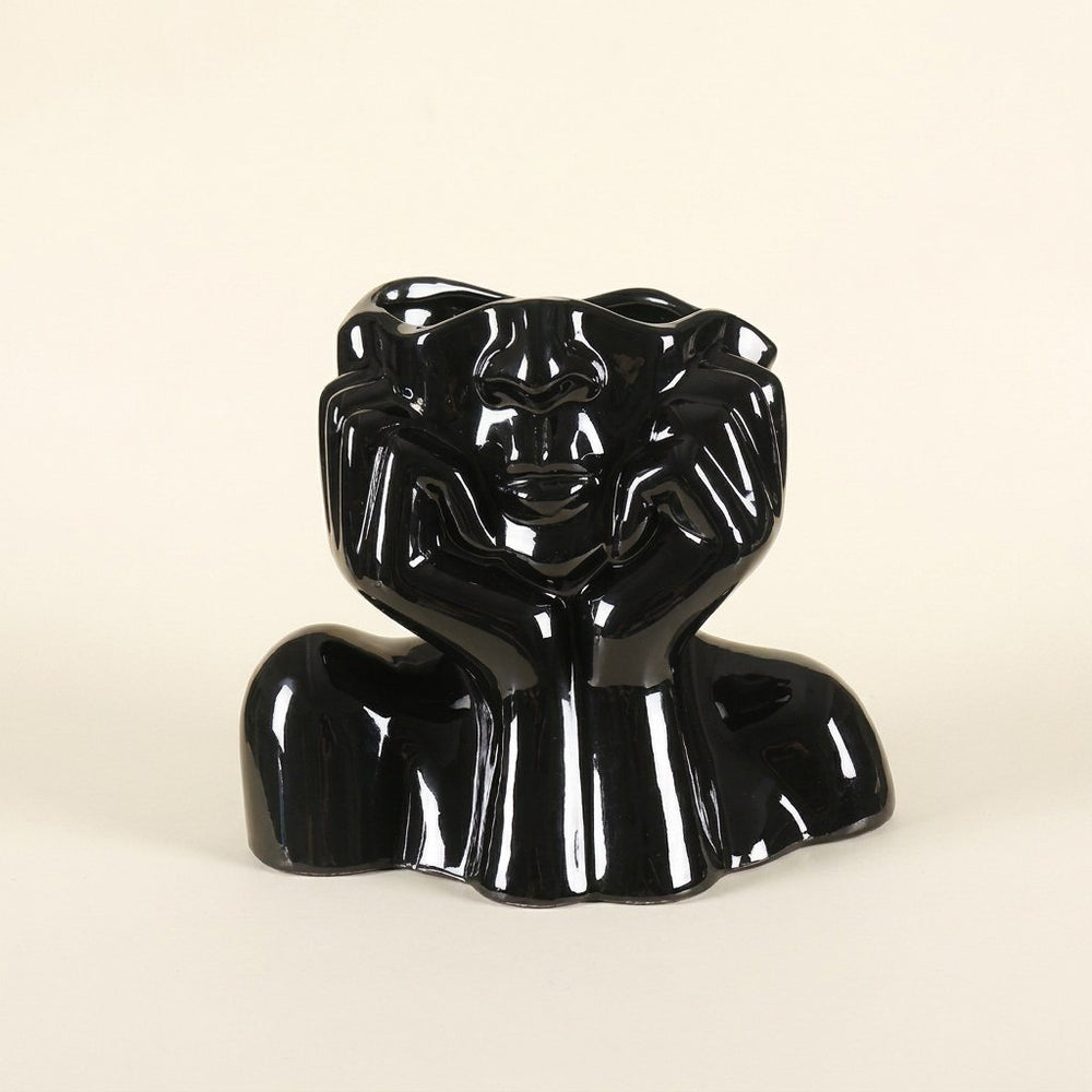 Kleine Figuren-Vase. Abgebildete Dekoration ist nicht enthalten.
